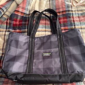 Zippered lightweight LL Bean tote